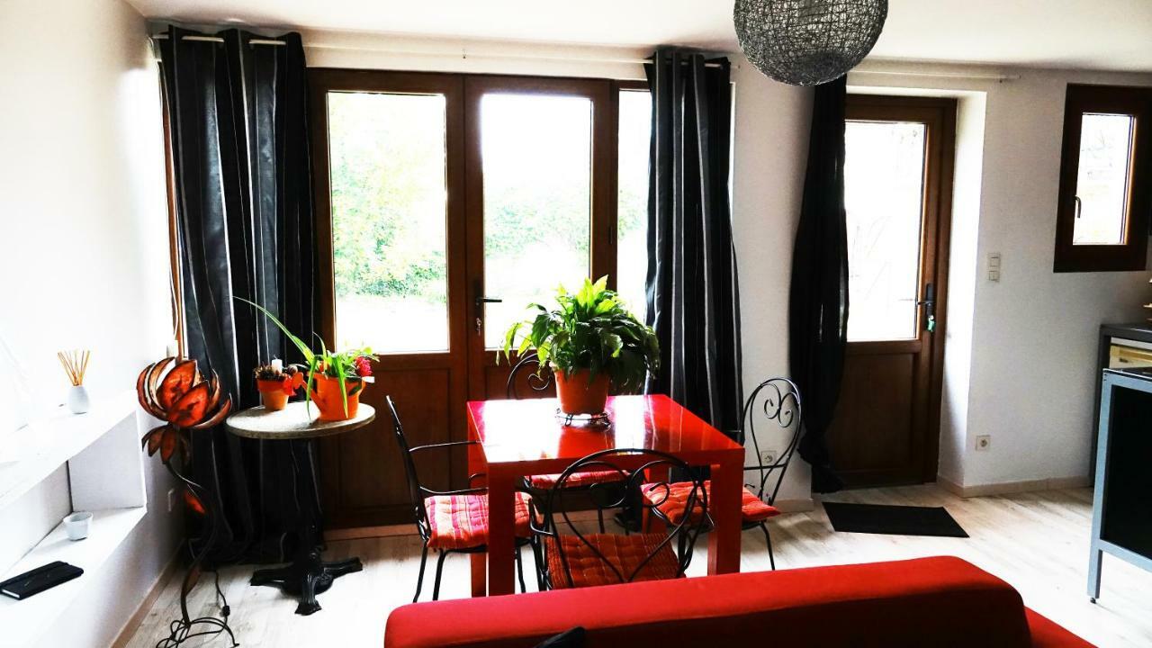 Le Vieux Pressoir Apartment Saint-Germain-lès-Arlay Екстериор снимка